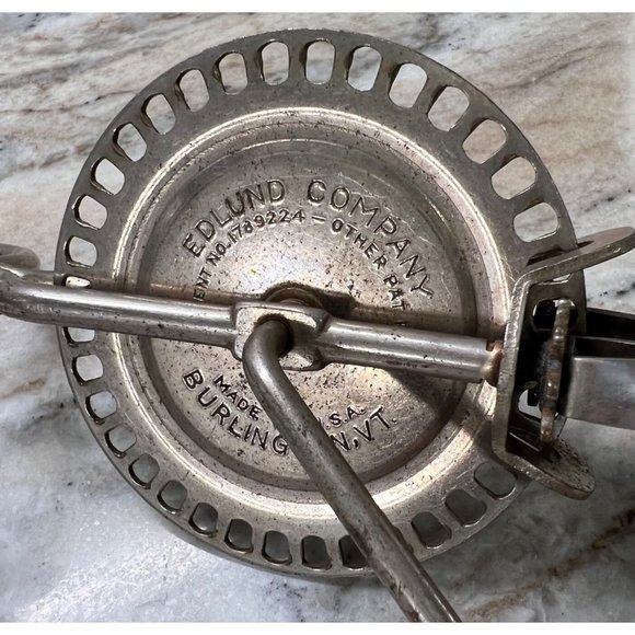 Edlund Company Vintage Hand Held Egg Beater Mixer - Picture 3 of 6